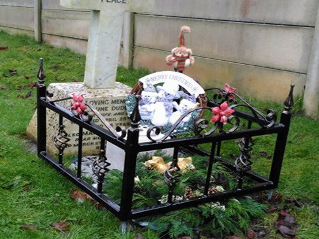 Hand Made MF17 DCB Fabrication Wrought Iron Memorial Graveside Fence 